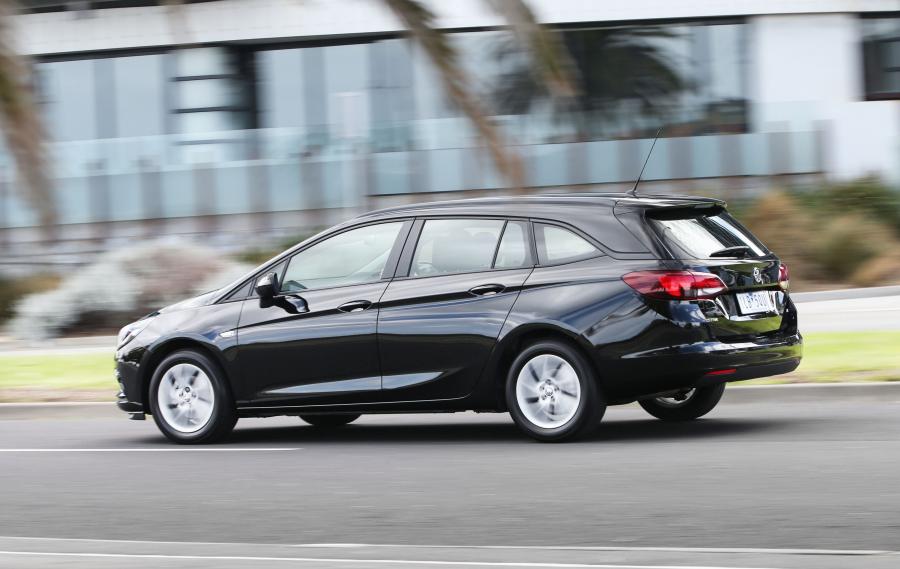  Holden Astra Sportwagon 2017 года  (фото 2 из 8)